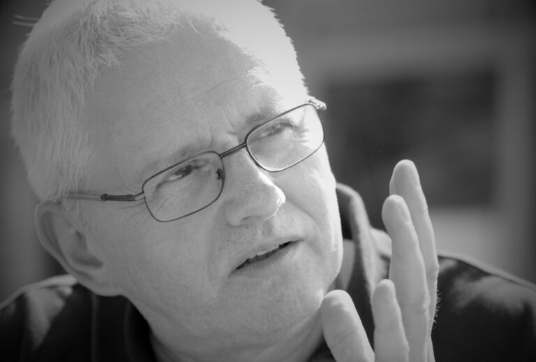 Portrait Hinrich Kuper in schwarz weiß